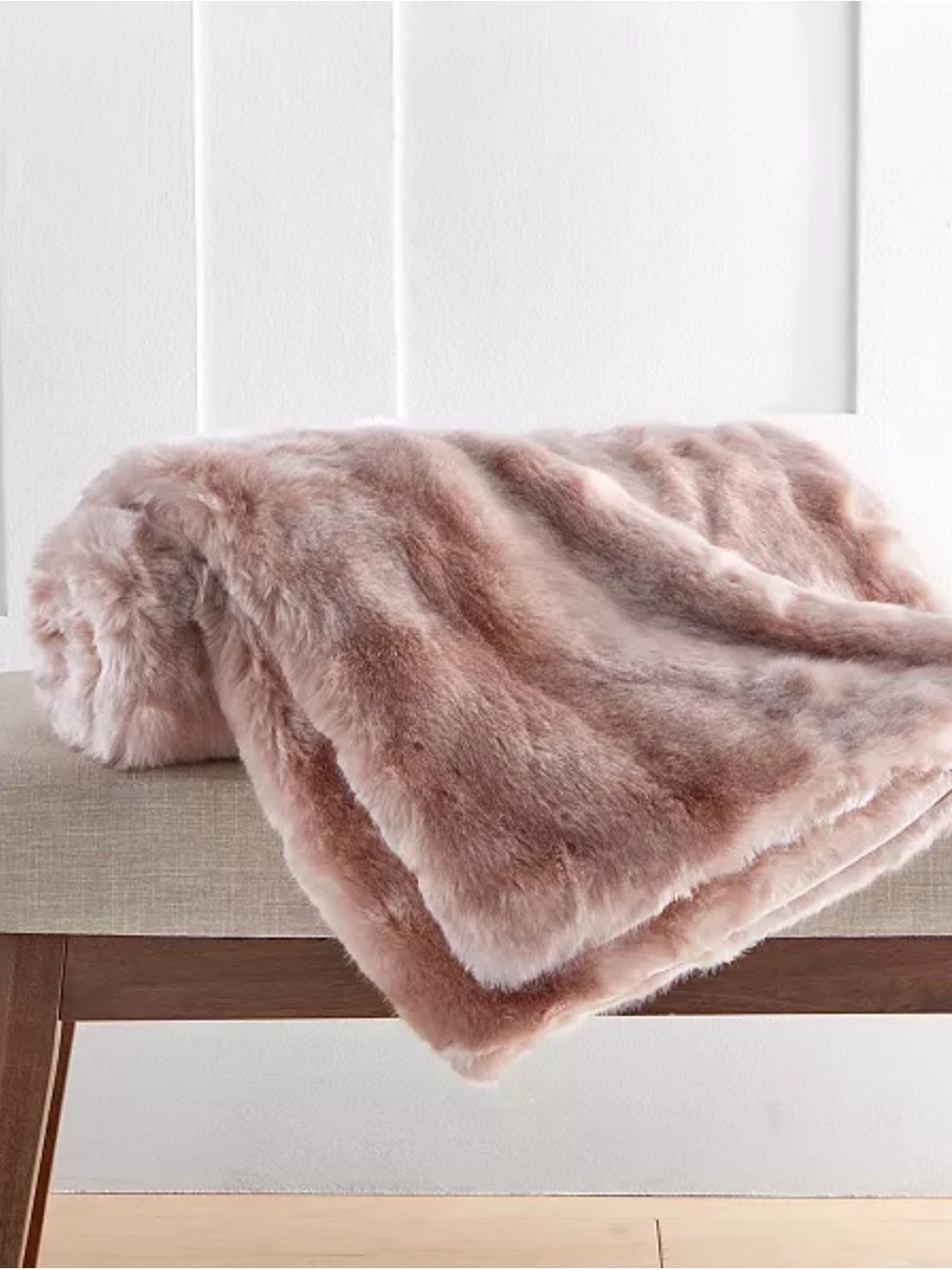 Dusty pink faux fur throw blanket 50x60